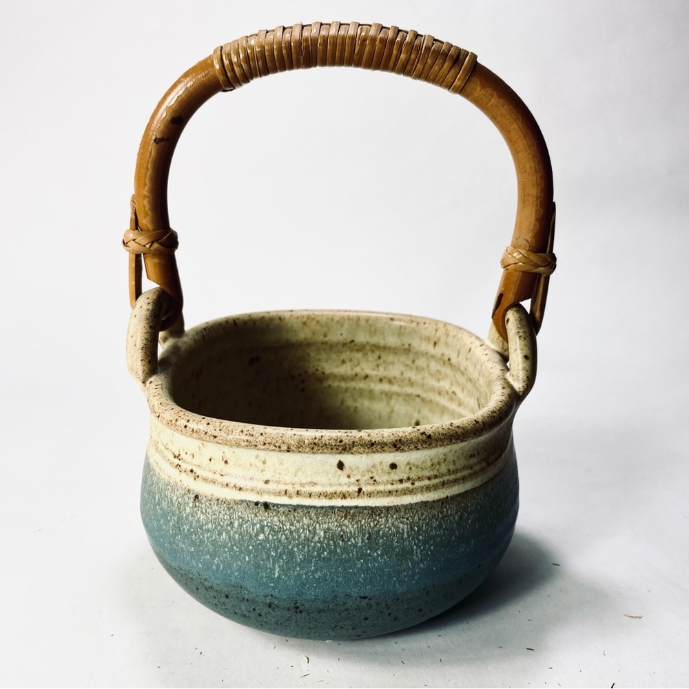 Ellen Currans Art Studio Pottery Stoneware Teal Basket Planter Bowl Handle
